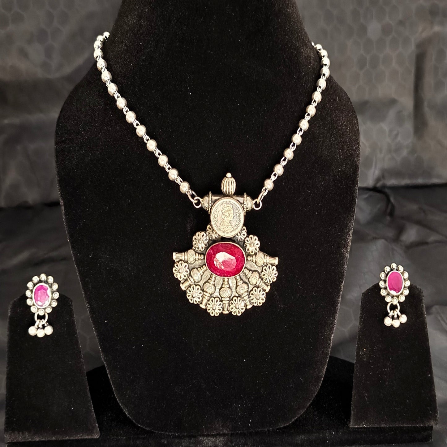 Royal Heritage Red Stone Necklace Set