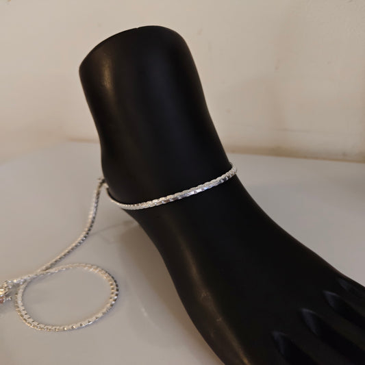 Sleek Shine Minimal Silver Payal