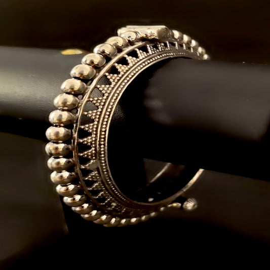 Royal Granule Bangle