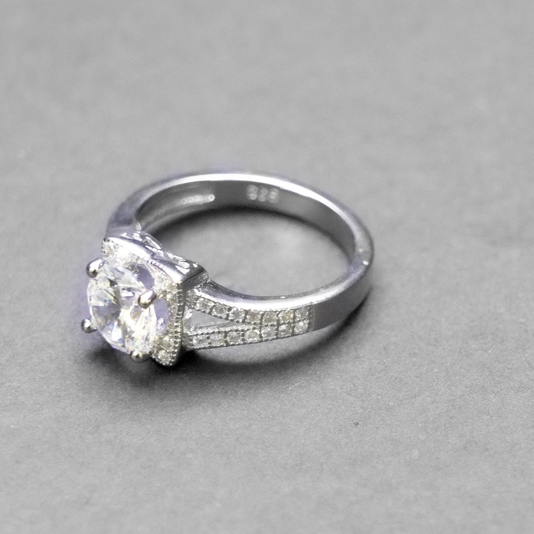 925 Sterling Silver Classic Solitaire Halo Ring