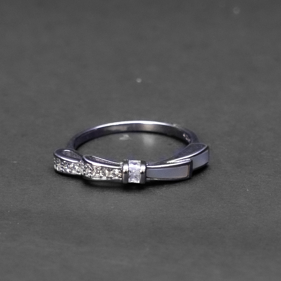 Sparkling Bow Silver Ring