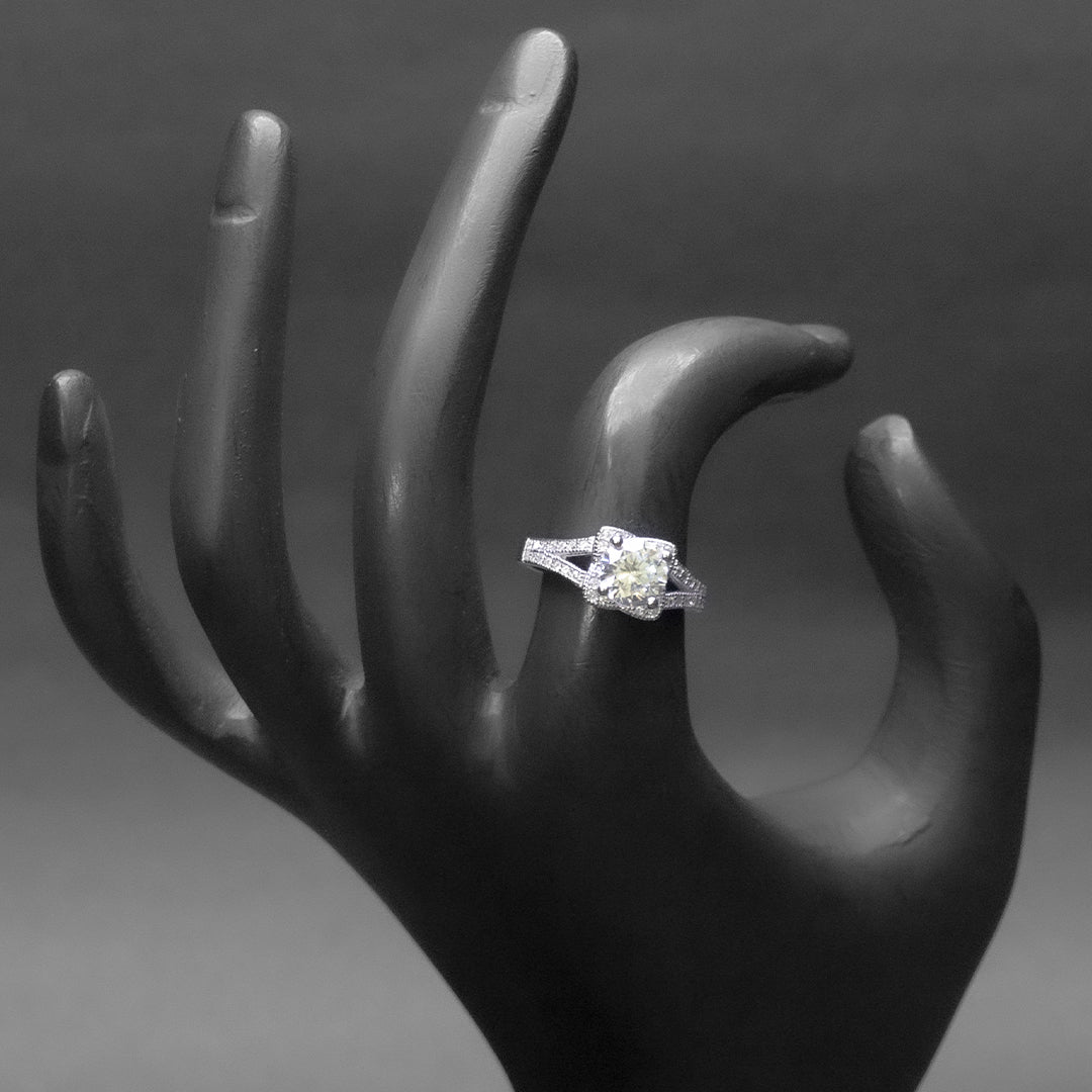 925 Sterling Silver Classic Solitaire Halo Ring
