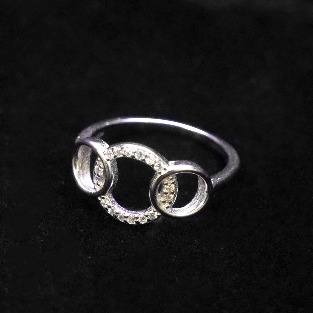 925 Sterling Silver Interlocking Circle Ring
