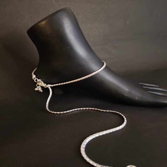 Sleek Shine Minimal Silver Payal