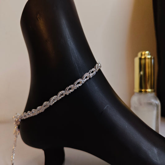 Elegant Weave Silver Payal