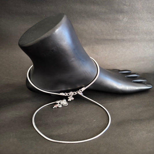 Sleek Chain Charm Silver Payal