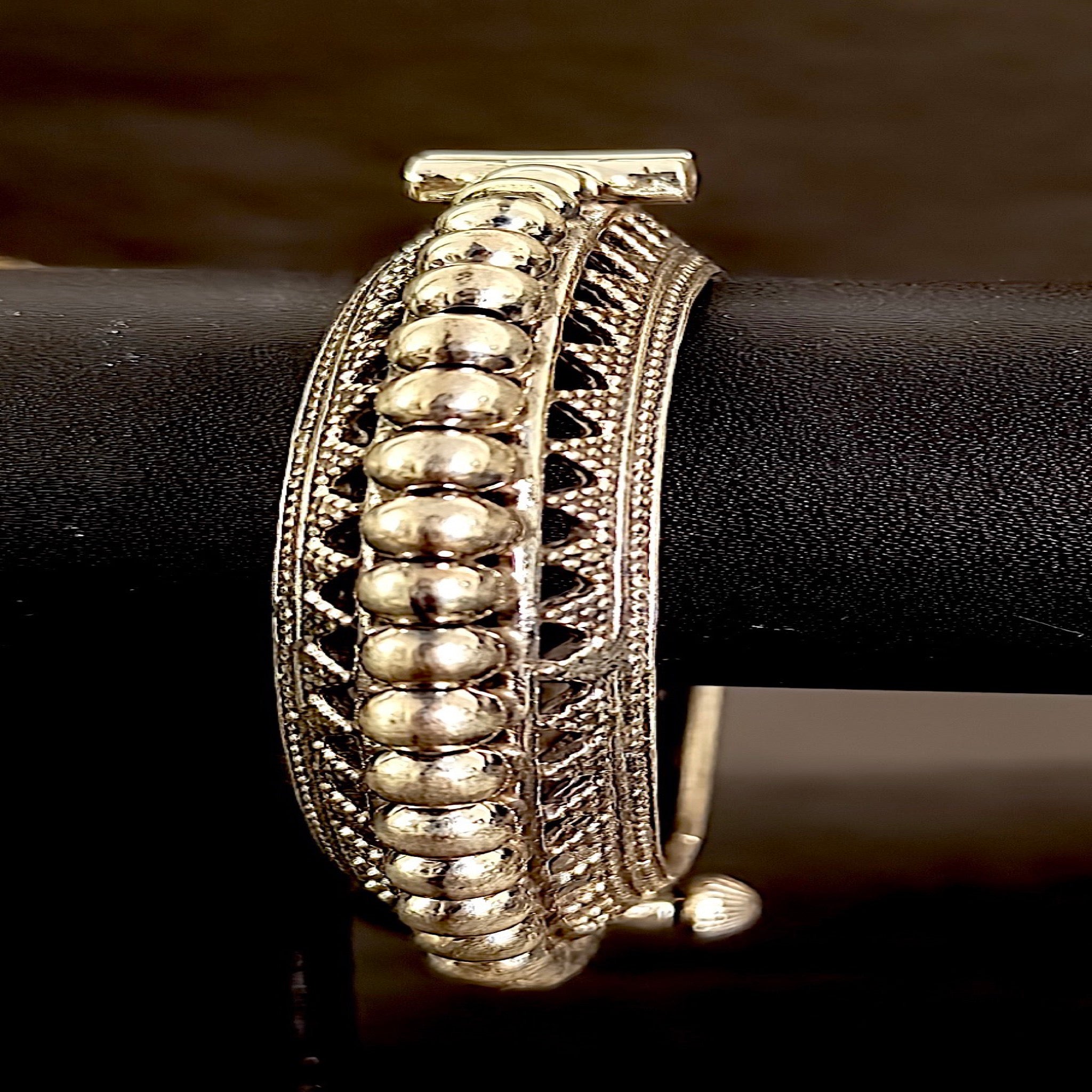 Royal Granule Bangle