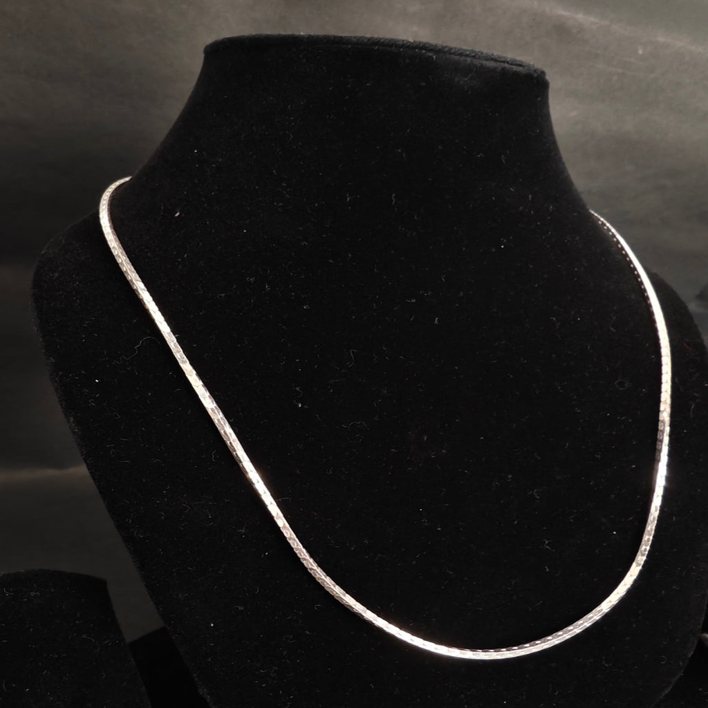 Classic Flat Herringbone Chain
